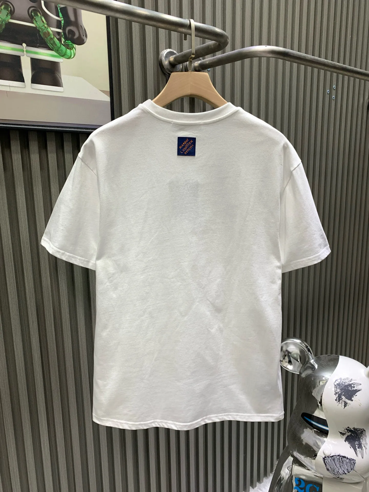 🅿️240 white